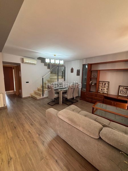 Foto d0d036e3-16b1-43c5-a0c8-67d98b3d6cee. Casa a schiera in carrer serra mariola 32 in Alginet