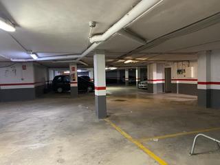 Aparcament cotxe a Carrer dos de maig 44. Plazas de garaje y trasteros