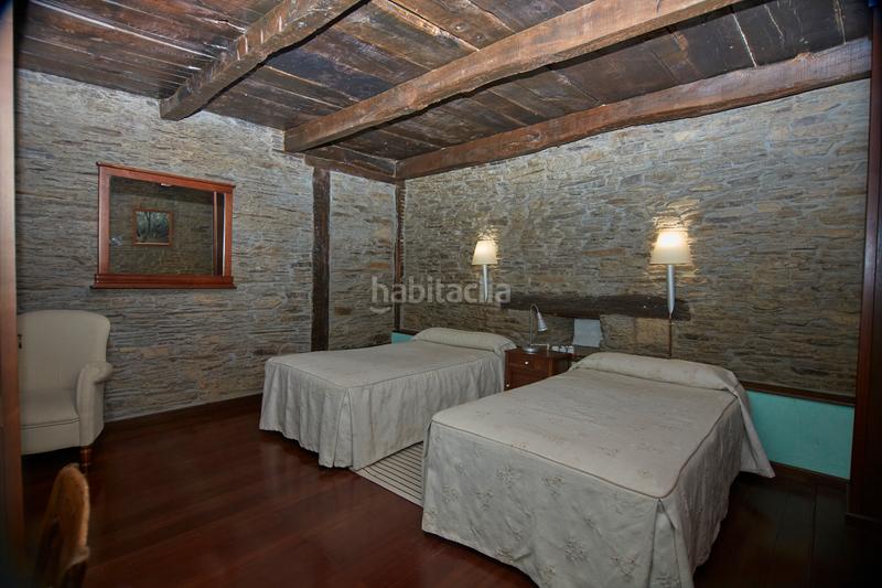 Foto 12a6e858-3bd3-4c50-9b8c-afc0c8b3ea7a. Bauernhof mit kamin parking in Castroverde