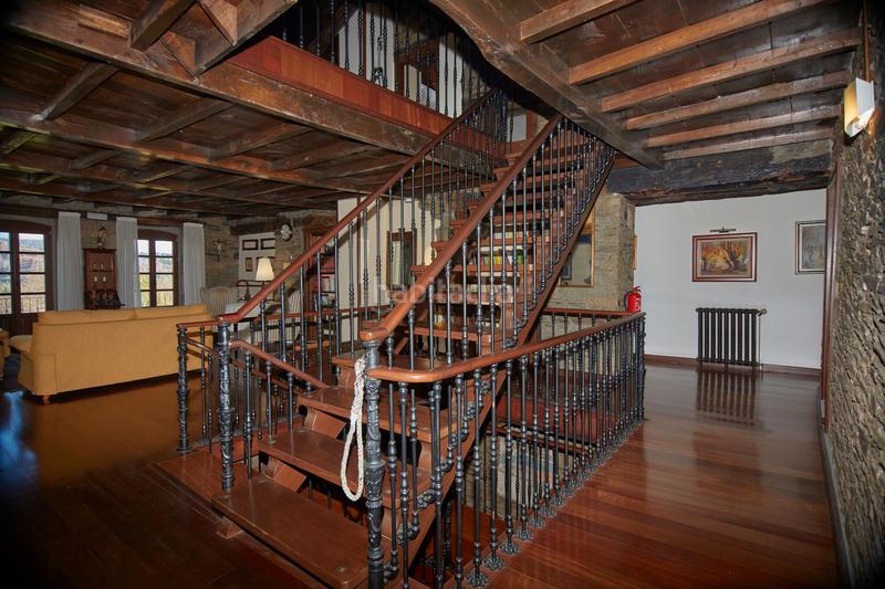 Foto 37982546-8b04-40e6-9bc6-d3d20307339d. Bauernhof mit kamin parking in Castroverde