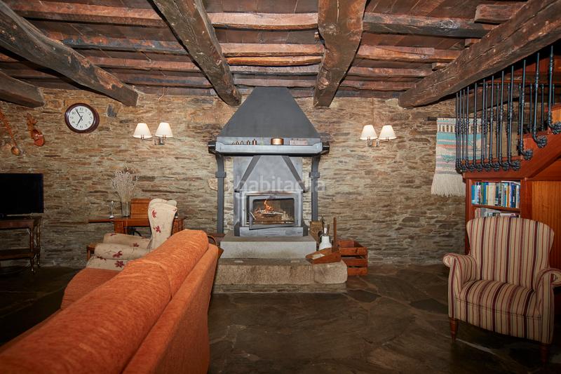 Foto 405dc39c-fcdb-43aa-be9b-5e878a2525bf. Bauernhof mit kamin parking in Castroverde