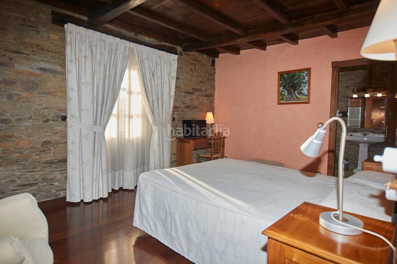 Foto 472601ba-5ddc-41b6-b850-e0f814ef6b8e. Bauernhof mit kamin parking in Castroverde