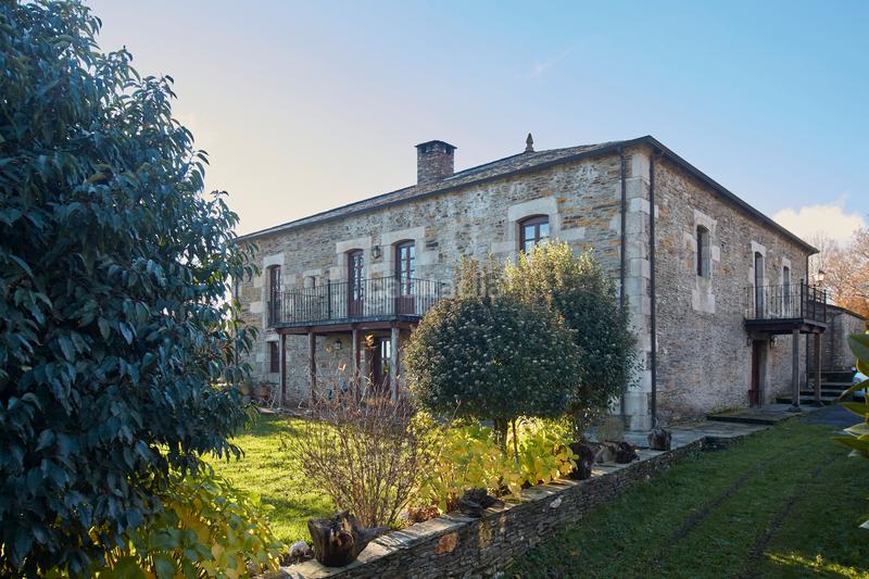 Foto 5112e12d-6398-4704-8af2-36d7d019d082. Bauernhof mit kamin parking in Castroverde