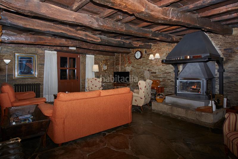 Foto 63bd1901-4b76-424b-a61a-4f24e7aa4962. Bauernhof mit kamin parking in Castroverde