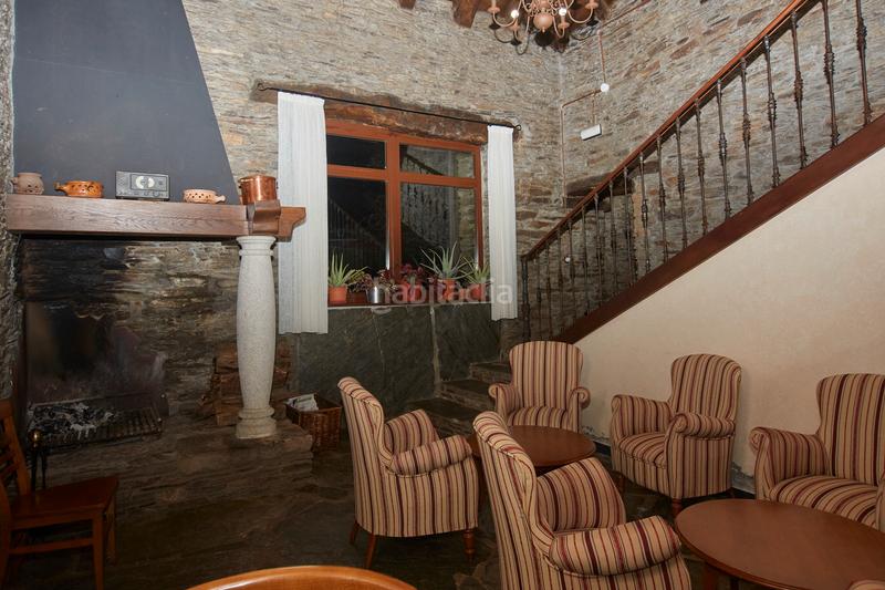 Foto 79492c73-5547-4e2e-ab00-e5498c365926. Bauernhof mit kamin parking in Castroverde