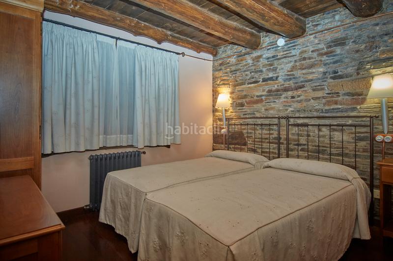 Foto 9fc016f1-930d-4c8e-bf69-28dd472e7f23. Bauernhof mit kamin parking in Castroverde