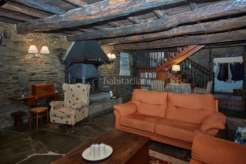 Foto a4f430e0-438d-4d70-bb01-781232c7dae8. Bauernhof mit kamin parking in Castroverde