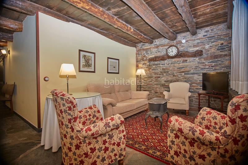 Foto c78bf453-0e2f-4d95-9719-e9ab945acdd3. Bauernhof mit kamin parking in Castroverde