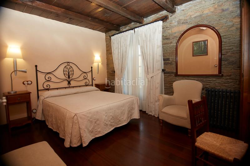 Foto fa00a88f-eec8-4688-aa96-33d00fd53b9a. Bauernhof mit kamin parking in Castroverde