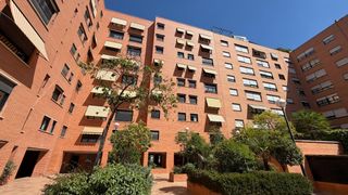 Alquiler Piso  Calle tellez. Piso exterior de 1 dormitorio con piscina y vigilancia junto al