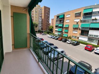 Pis  Calle pico artilleros. Gran piso exterior con terraza y parking exterior