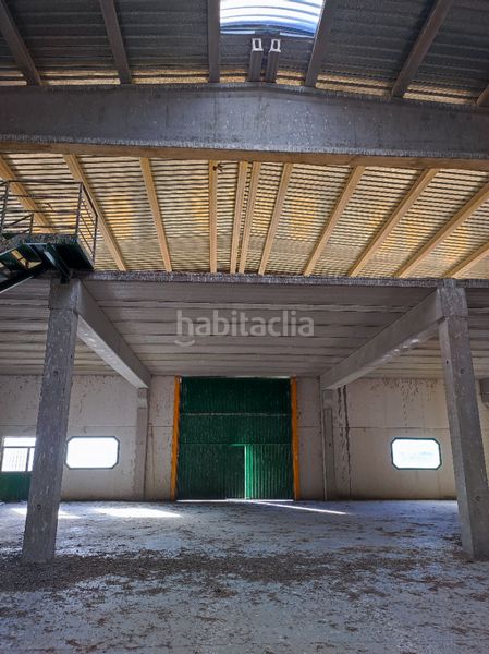 Foto 62a3f8d5-52ec-4de6-8deb-c0b51f88deae. Nau industrial a Peraleda de la Mata