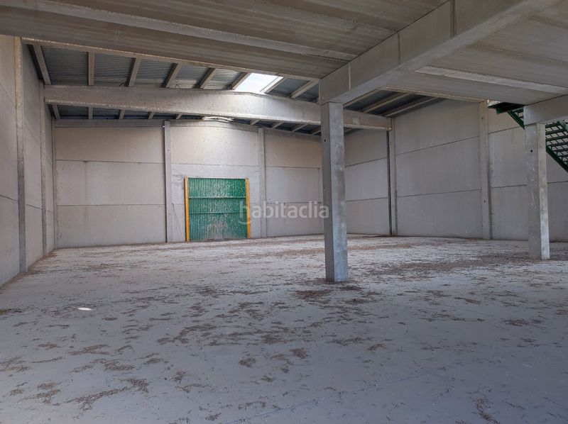 Foto d8af4850-9f97-4ff2-897b-fc3b64054eaa. Nau industrial a Peraleda de la Mata