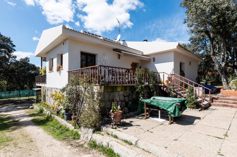 Foto 53e663fc-5459-4a87-9db1-564c8b0549e7. Chalet ¡descubre tu oasis personal ! en Mojadillas-Parque de las Infantas-El Paraiso Valdemorillo