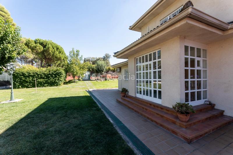 Foto 194958e9-7d91-4021-be9b-d5e6492744e1. Xalet amb xemeneia calefacció aparcament piscina a Villaviciosa de Odón