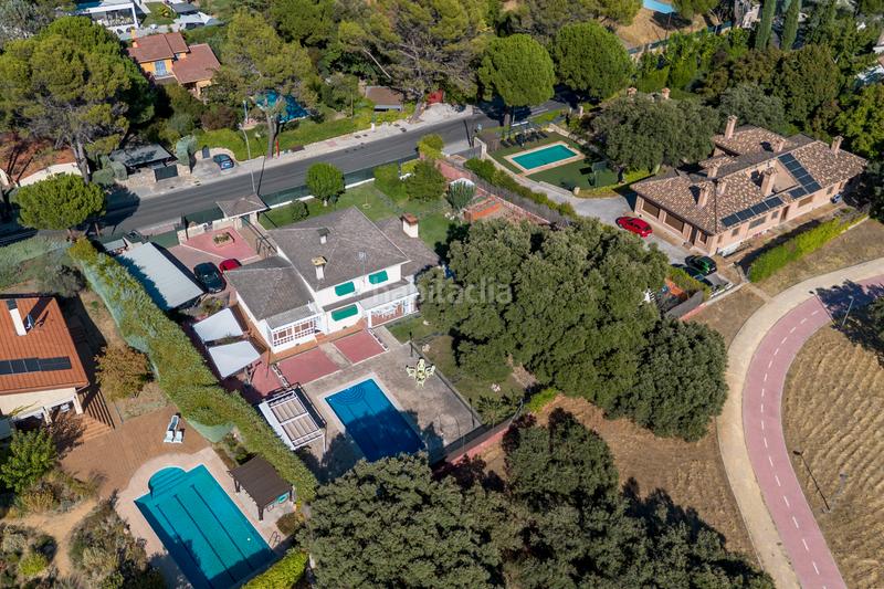 Foto 611ec960-4dec-4359-955e-faba875ca38d. Xalet amb xemeneia calefacció aparcament piscina a Villaviciosa de Odón