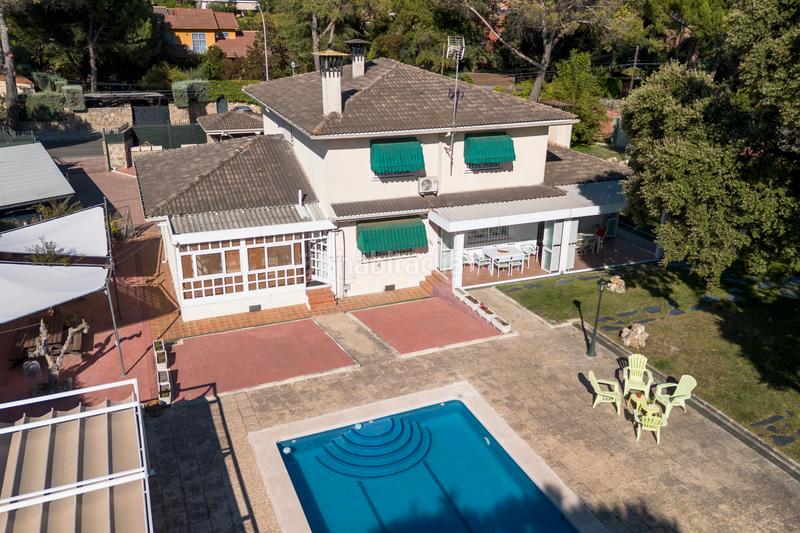 Foto 89e40784-36d9-450f-b6d3-13fcabd83ade. Xalet amb xemeneia calefacció aparcament piscina a Villaviciosa de Odón