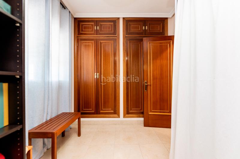 Foto 9c0f726d-d5fd-430d-aa68-124c0feca7d6. Xalet amb xemeneia calefacció aparcament piscina a Villaviciosa de Odón