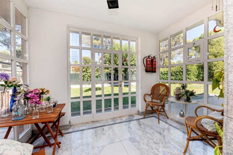 Foto ae21a072-e147-4bc5-9a88-8d5a09cbff94. Xalet amb xemeneia calefacció aparcament piscina a Villaviciosa de Odón