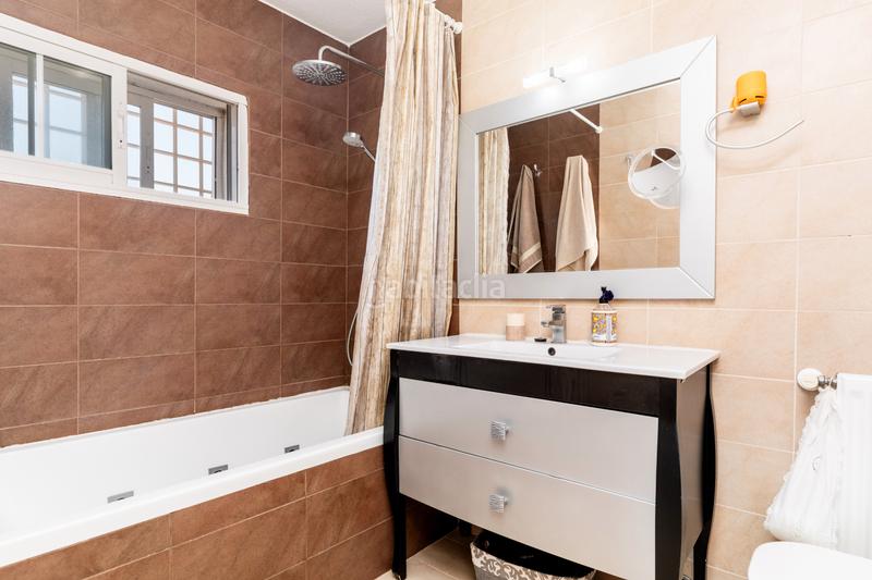 Foto d439d933-39fb-441d-a916-da50f366258d. Xalet amb xemeneia calefacció aparcament piscina a Villaviciosa de Odón