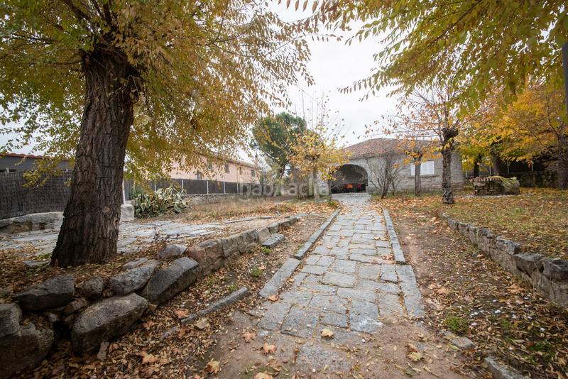 Foto f4e8bd98-675d-45df-965e-260324eea18e. Casa a calle de san gregorio 47 a Casa Amarilla Galapagar