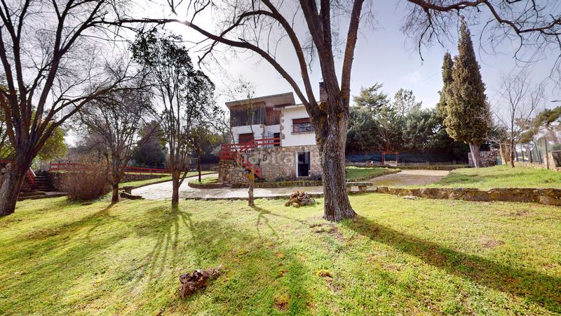 Foto a6d6edd3-c1d7-4f7b-b30a-4129960cfc5d. Xalet amb calefacció piscina a Robledo de Chavela