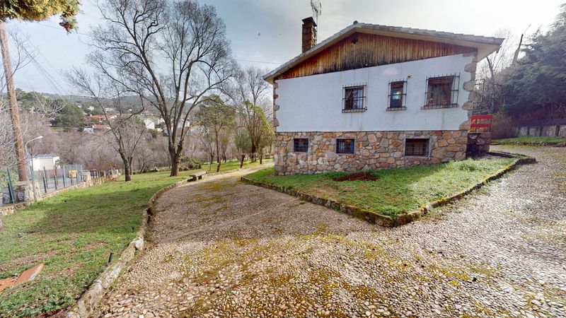 Foto fe383c27-1324-4215-a471-a8869df66ac2. Xalet amb calefacció piscina a Robledo de Chavela