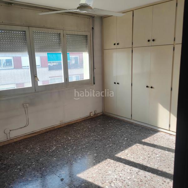 Foto 250f67f5-660b-4d19-9866-a578170fcd3e. Pis amb xemeneia calefacció a Centre Granollers