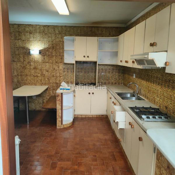 Foto 34e9c194-f692-44dc-a902-851660a8b11b. Pis amb xemeneia calefacció a Centre Granollers