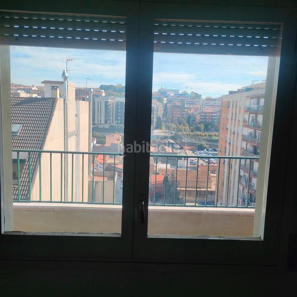 Foto 60c80f5c-42fd-429e-95df-4d16c9332556. Pis amb xemeneia calefacció a Centre Granollers