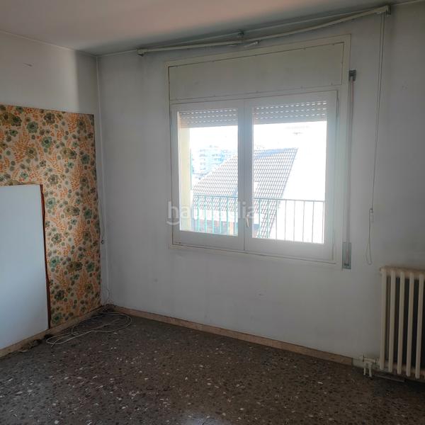 Foto 8742cfaf-d1e9-4845-8bf1-aeaff1142ec3. Pis amb xemeneia calefacció a Centre Granollers