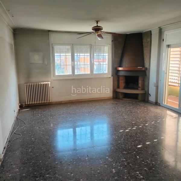 Foto c43581a2-473e-4670-b24f-a4d129eadf30. Pis amb xemeneia calefacció a Centre Granollers