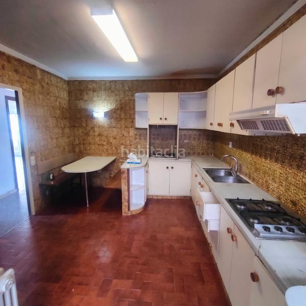 Foto dc87746e-0f4c-4f16-b2f7-90ecc20020c8. Pis amb xemeneia calefacció a Centre Granollers