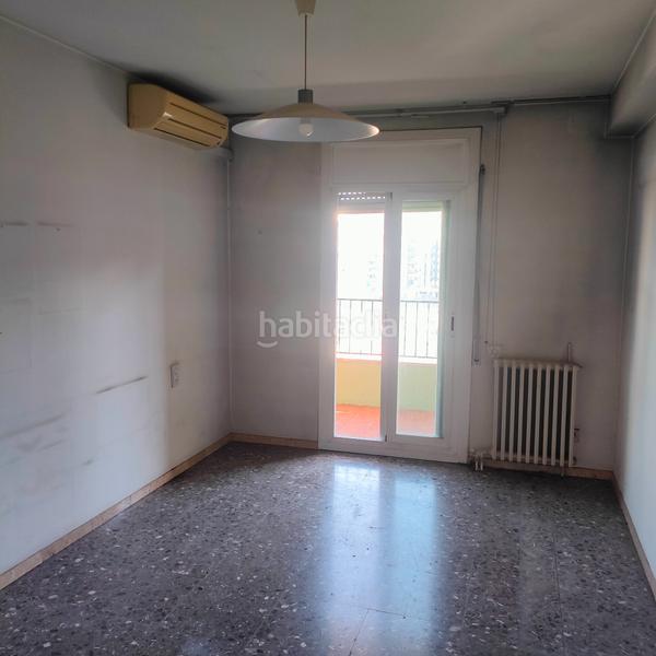 Foto f6283e53-246c-4ff1-84be-03ed3025f41d. Pis amb xemeneia calefacció a Centre Granollers