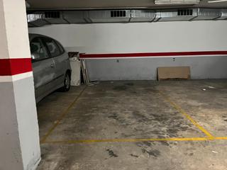Car parking in Carrer miramar 19. Plaza de parking en el centro