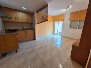 Pis a Roda de Barà. Piso de un dormitorio con terraza.