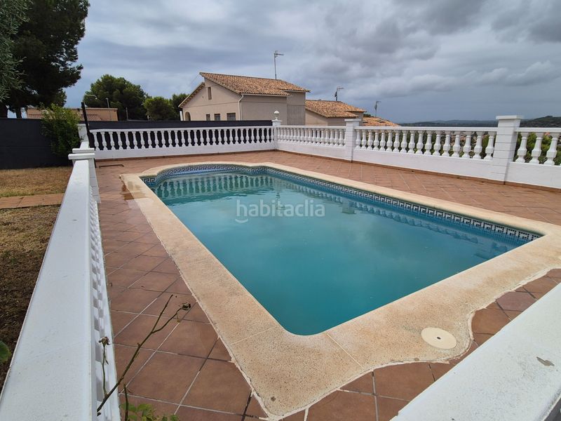 Foto c225cdf7-368e-4816-b785-ba1c9c5e2d2f. Xalet amb xemeneia calefacció piscina a Roda de Barà
