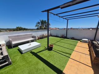 Flat in Roda de Barà. Piso en el centro del pueblo con gran solarium.