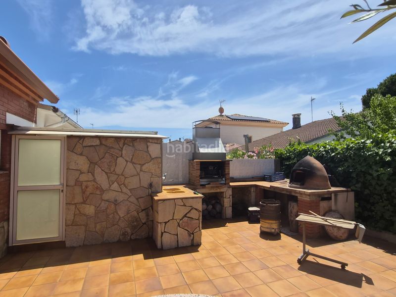 Foto a6811465-b8b1-4b89-aaf7-adf7b33675b3. Chalet with fireplace heating parking in Creixell