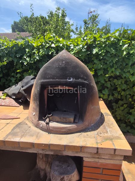 Foto b7341638-31f6-436a-9d05-7ef7c60811f6. Chalet with fireplace heating parking in Creixell