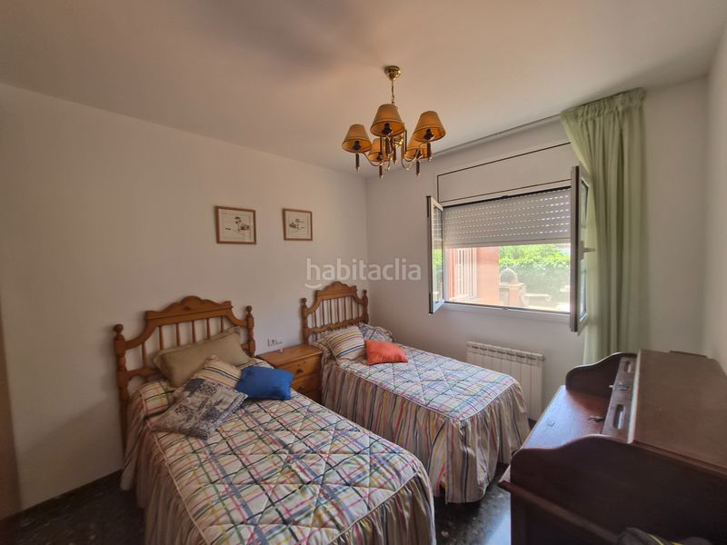 Foto c0af9799-9754-407a-a7a7-c22f5da0ef4b. Chalet with fireplace heating parking in Creixell