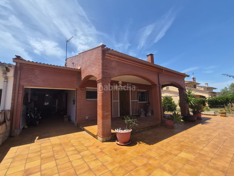 Foto cab8eb81-d1a5-4ed3-b682-7dcdbc0d799d. Chalet with fireplace heating parking in Creixell