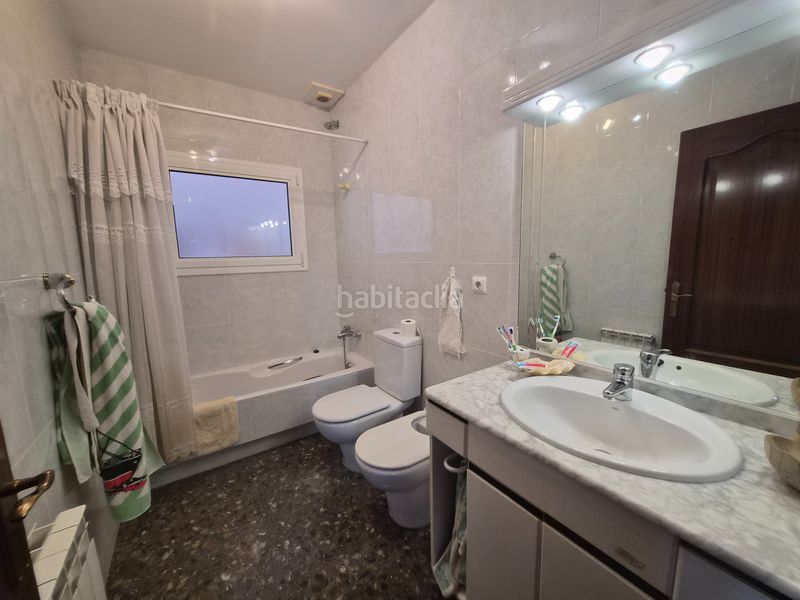 Foto de3c62f6-19c1-4c0c-92aa-e8eb80c24b69. Chalet with fireplace heating parking in Creixell