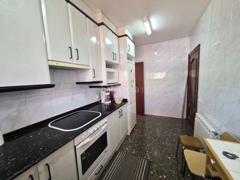 Foto ef5884c1-d1d4-4528-a4e6-532bf848aa13. Chalet with fireplace heating parking in Creixell