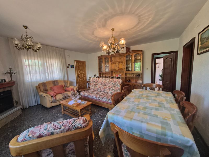 Foto f3838569-62d0-4949-b0da-3b800e3c8bc9. Chalet with fireplace heating parking in Creixell