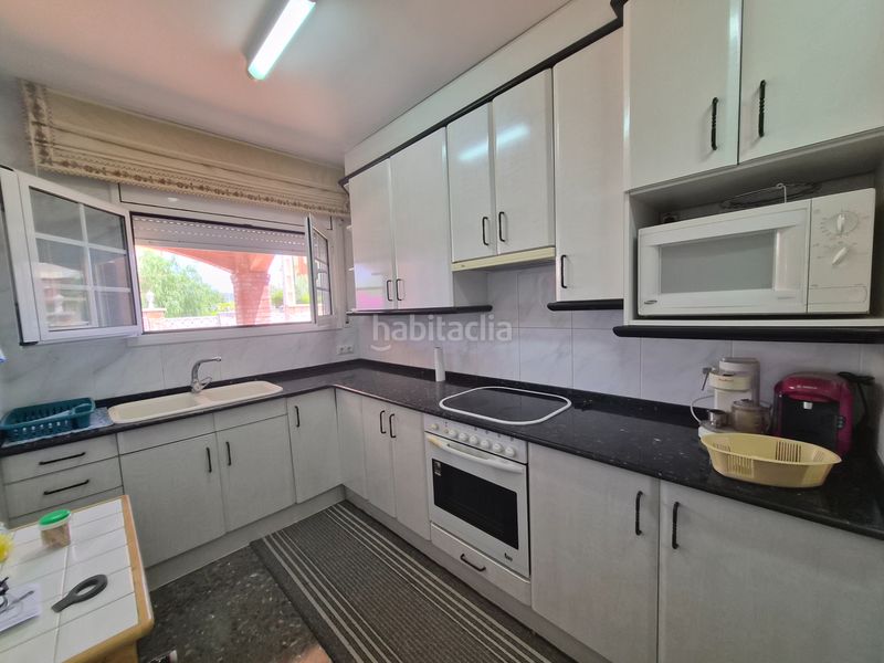 Foto f78d1d36-6571-4b1b-8872-52aa96ae5f7b. Chalet with fireplace heating parking in Creixell