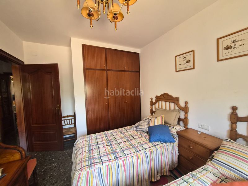 Foto f91ada00-04a1-46f6-a0b1-ddf9241a808f. Chalet with fireplace heating parking in Creixell