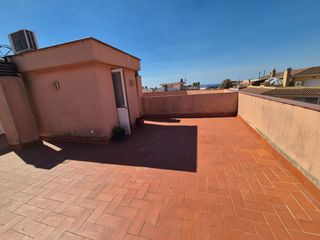 �tic a Roda de Bar�. �tico con sol�rium en el centro del pueblo.