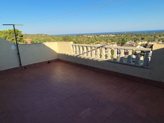 Location Maison jumelée à Roda de Barà. Casa pareada en zona residencial.