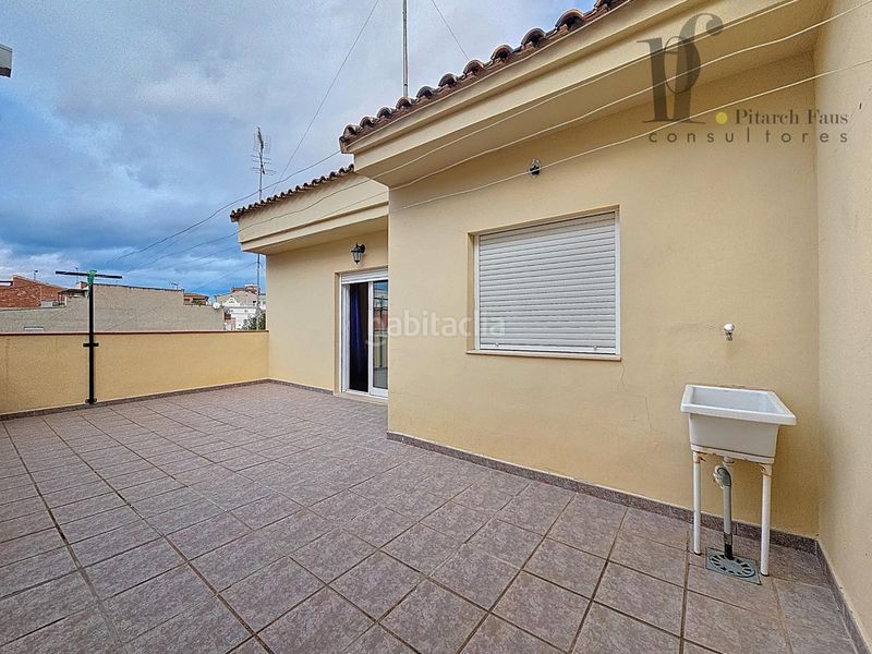 Foto 1f0d649b-77df-4e51-8e7f-bb5acf12bc20. Casa amb aparcament a Benissanó